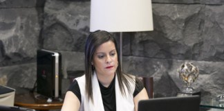 Castilla pide más restricciones para revertir en cuatro semanas la advertencia alemana a los viajes a Canarias