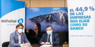 CaixaBank renueva su colaboración con Ashotel en su firme apuesta por el turismo