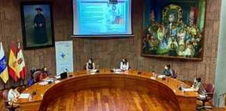 FADEMUR presenta en el Cabildo su programa de envejecimiento activo para La Gomera