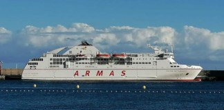 Naviera Armas dejará el puerto de Huelva y concentrará en Cádiz sus rutas con Canarias