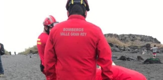 Rescatado por los Bomberos de Valle Gran Rey un hombre de 43 años en la Playa del Inglés