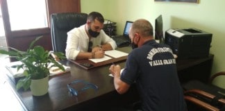 Hermigua firma un convenio con Bomberos Voluntarios de Valle Gran Rey