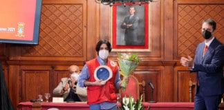 El voluntariado de Cruz Roja en la Gomera recibe el premio Méritos Humanos concedido por el Ayuntamiento de San Sebastián de la Gomera