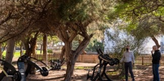 El Ayuntamiento pone en marcha un gimnasio al aire libre en el Parque de La Torre del Conde