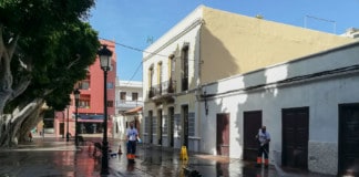 San Sebastián pone en marcha el nuevo refuerzo de la limpieza con una actuación de “choque” en pavimento y alcantarillado