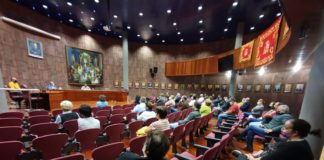 El Cabildo coordina con empresarios y artesanos las acciones de dinamización para este año