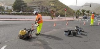 El Cabildo ejecuta trabajos de mantenimiento y adecuación en varias vías insulares