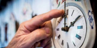 Cambio de hora octubre 2023: esta madrugada empieza el horario de invierno