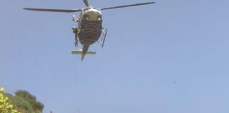 Ir y venir del helicóptero del GES en La Gomera a lo largo de la mañana