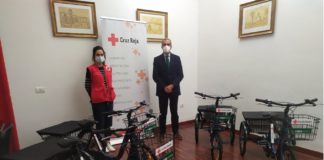 Cruz Roja y la Fundación Cajasiete-Pedro Modesto Campos promueven en la Gomera el envejecimiento activo y saludable a través del uso de triciclos