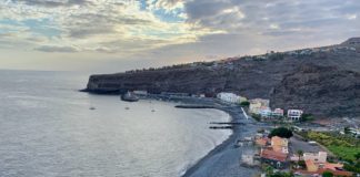 Cielos poco nubosos, temperaturas sin cambios y viento moderado este lunes en Canarias