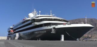 El Puerto de Vueltas en Valle Gran Rey recibe el primer crucero postcovid