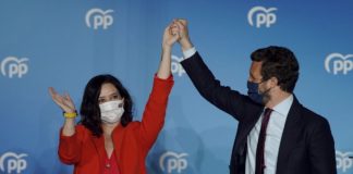 Ayuso arrasa y Más Madrid iguala al PSOE