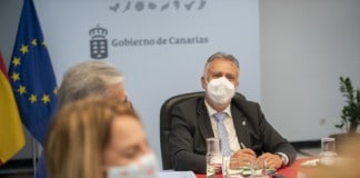 Sin vacuna ni test no se podrá trabajar en Canarias en determinados ámbitos