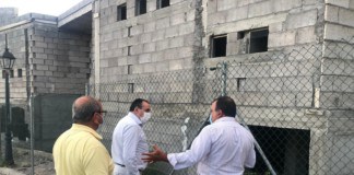 El consejero de Sanidad del Gobierno de Canarias y el alcalde de Alajeró visitan las obras del Consultorio Médico de Alajeró