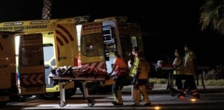 Muere una niña de cinco años en el helicóptero de rescate tras pasar 17 días en una patera