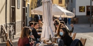 Salud Pública recomienda seguir usando mascarillas en Tenerife por su transmisión no controlada, abrupta y rápida del coronavirus