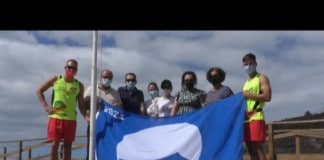 Playa de Santiago luce desde este martes su Bandera Azul