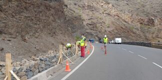 Hermigua embellece el talud de la carretera de salida hacia Agulo