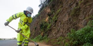 El servicio de mantenimiento de carreteras atiende más de una veintena de incidencias durante el verano