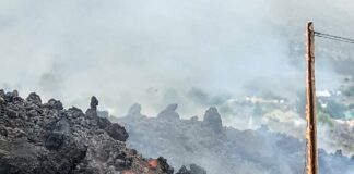 Prevén explosiones y emisión de gases nocivos cuando la lava alcance el mar esta tarde