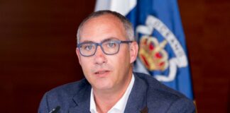 Desaladoras portátiles y buques cisterna garantizarán el suministro de agua agrícola en las zonas afectadas por el volcán