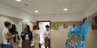 El Área de Salud de La Gomera expone varias obras pictóricas realizadas por pacientes del Centro de Rehabilitación Psicosocial de la Isla
