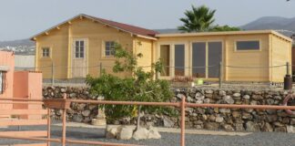 La Consejería de Obras Públicas, Transportes y Vivienda despliega en La Palma las primeras 30 viviendas modulares para hacer frente a la emergencia provocada por el volcán