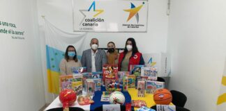 JNC en La Gomera entrega a Cruz Roja los juguetes y alimentos recogidos en la campaña solidaria