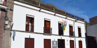 El Cabildo aprueba la prórroga del convenio con HECANSA para uso del Hotel Escuela Casa de Los Herrera