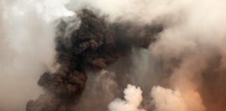 Confinadas 33.000 personas en La Palma por la mala calidad del aire