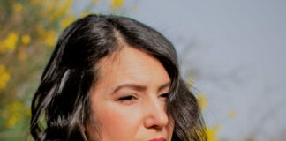 La poeta Kenia Martín Padilla presenta su libro Palabras en cadena