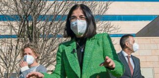 La ministra Darias abre la puerta a vacunar a todo el mundo con la cuarta dosis contra la covid