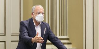 Curbelo apuesta por impulsar a las regiones ultraperiféricas como epicentro de la transición energética