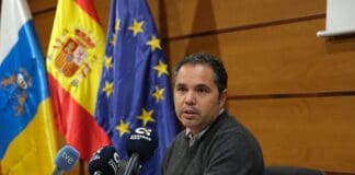 Canarias baja de 200.000 personas paradas