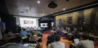 Comercio de Canarias impulsa una nueva ley adaptada a los nuevos negocios y más flexible con las aperturas