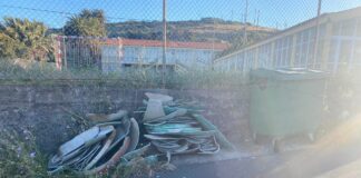 Vallehermoso investiga el vertido de amianto en el exterior de un colegio público