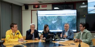 Lucha sin descanso contra el fuego en Tenerife