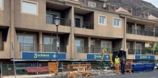 El Cabildo inicia la construcción de tres nuevas marquesinas en la zona baja de Valle Gran Rey