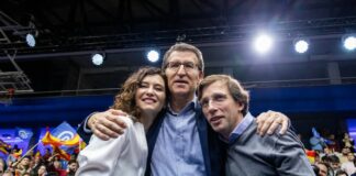 Feijóo denuncia que Sánchez obliga a elegir «entre urnas o vacaciones» pero él ya convocó elecciones un 12 de julio