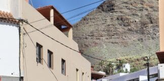 El Ayuntamiento de Valle Gran Rey mejora la seguridad en el acceso al CEO Nereida Díaz Abreu