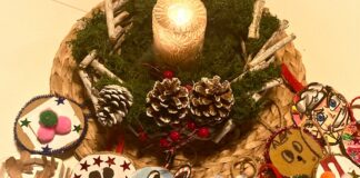 Niños y niñas del Taller Creativo Junonia de San Sebastián realizan adornos que se venderán a beneficio de Proanimal Gomera