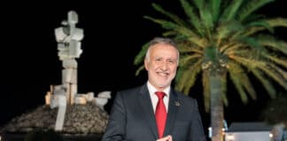 Torres destaca los logros sociales y económicos que se han dado en Canarias “a pesar de todo”