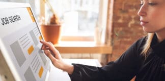 ¿Dónde se puede verificar las reseñas de empresas conocidas?