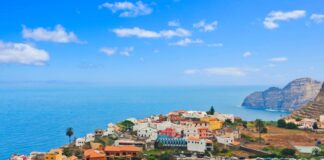 Temperaturas sin cambios y cielos poco nubosos en Canarias este domingo