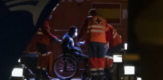 La Salvamar Alborán, destinada habitualmente en La Gomera rescata 23 supervivientes de una neumática en el sur de Tenerife