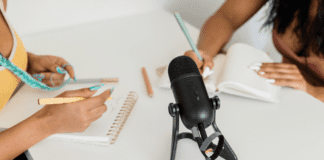 El Cabildo promueve las buenas prácticas entre jóvenes de la isla a través del podcast