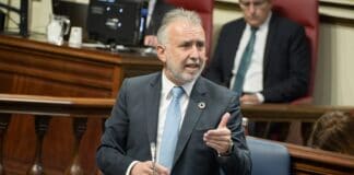 PSOE y NC califican de “vacío” y “decepcionante” el discurso de Clavijo en el Parlamento de Canarias