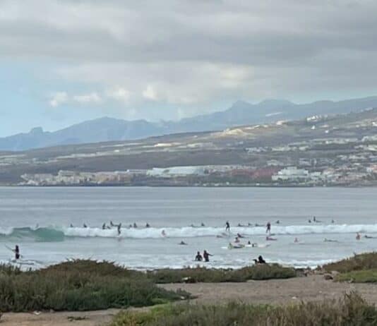 Temperaturas sin cambios y alguna lluvia ocasional en Canarias este jueves