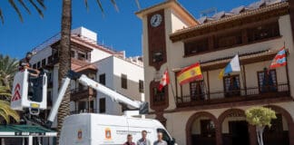 El Ayuntamiento capitalino adquiere un vehículo con cesta elevadora